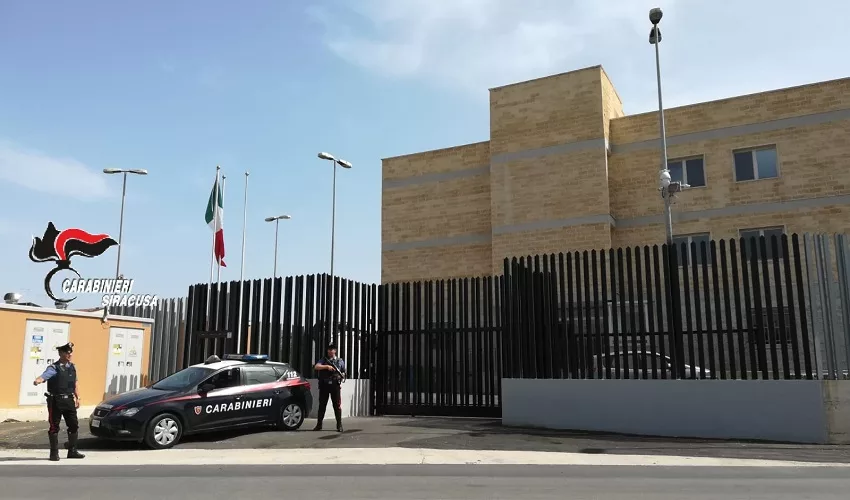 Disarticolata piazza di spaccio con turni h24 a Siracusa: 16 misure cautelari Carabinieri-Augusta-5